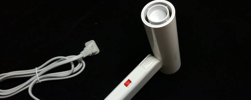 吹风机下面的线歪了会有影响吗